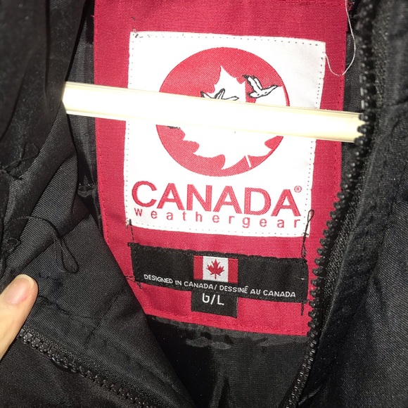 Canada Weather Gear | L - Picture 2 of 4